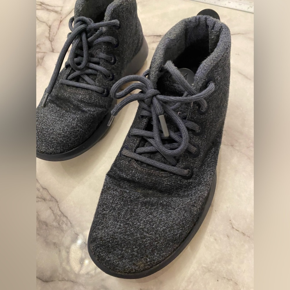 Allbirds Comfy Shoes. Used. Water Repellant Wool Runner Mizzies. Size 10.